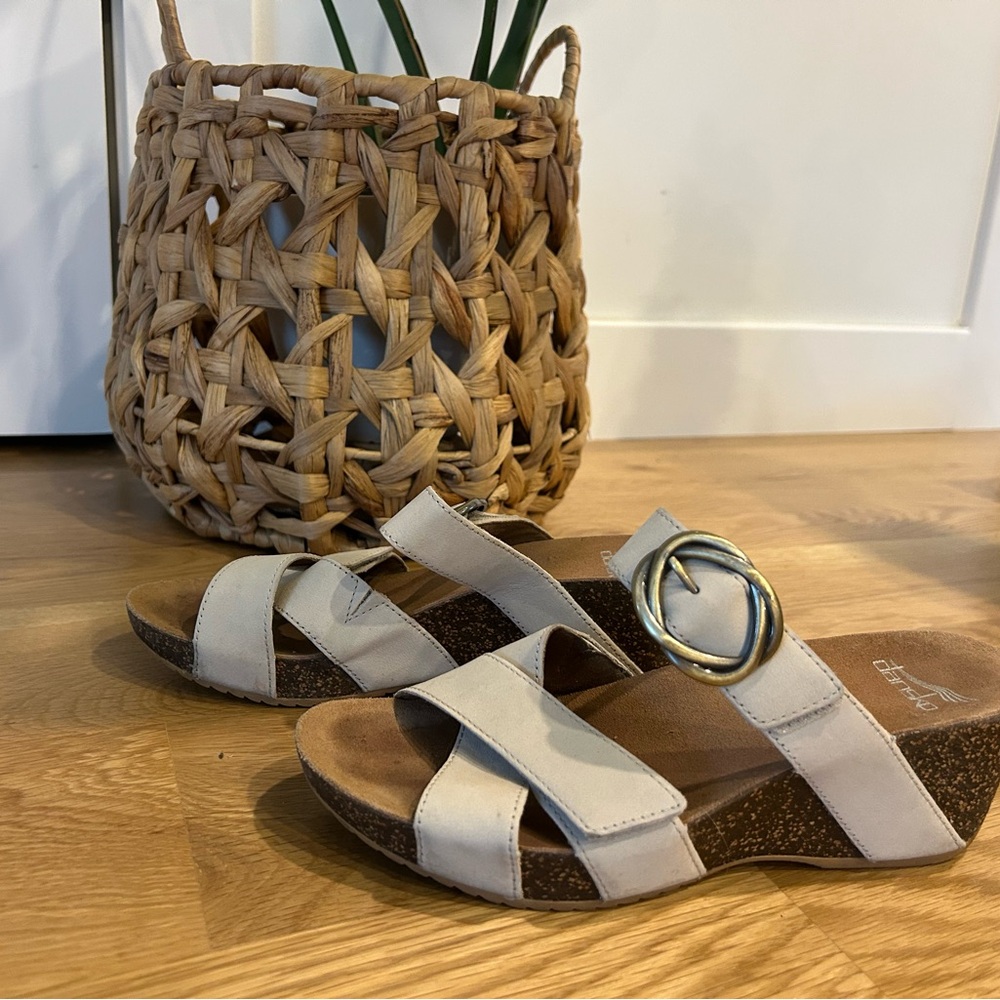 Dansko Susie Ivory Milled Nubuck Wedge Sandal size 37 (6.5 - 7) Width Adjustable